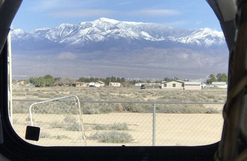 Crystal Casa | Pahrump Camper / RV2 Death Valley, vista frontal.