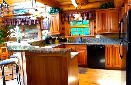 Harpers Ferry Cabina | Paint Creek Lodge 5 Bedrooms with Hot Tub & Swimming Pond