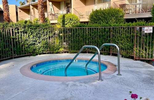Palm Desert Condominio | Palm Desert Getaway - 2 bedroom condo