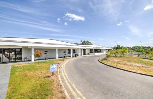 Emerson Park Hotel | Palms Hotel & Retreat By Palette London Romford