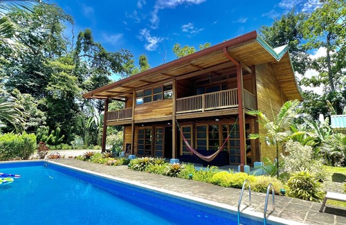 Punta Uva Chalet De Esquí | Panorama Verde Poolside Jungle Oasis