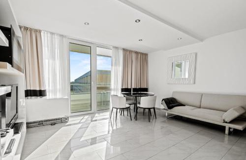 Oberteuringen Apartamento | Panoramasuite 81 - See- und Bergblick sowie beheizter Indoor-Pool