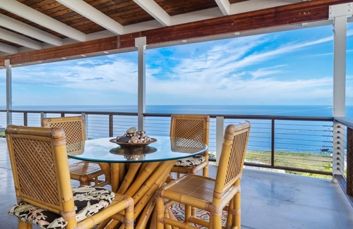 Kona Paradise Casa | ¡Nuevo listado! Vistas panorámicas de la costa en una casa creativa de tres niveles