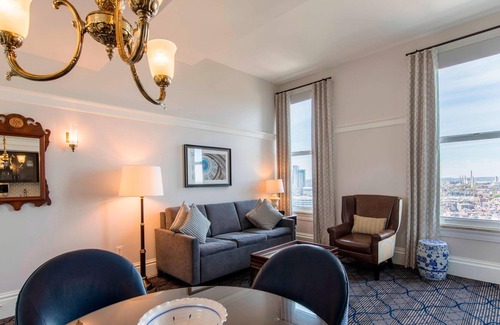 Downtown Boston Complejo | Panoramic Harbor Views from CustomHouse Observation Deck, 1-Bedroom Suite