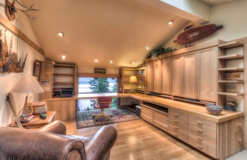 Crystal Bay Casa | Casa ejecutiva panorámica Lakeview con cubierta de gran tamaño. La casa de martini