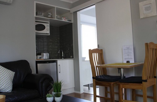 Chapel Hill Casa | Paperbark Bed & Breakfast