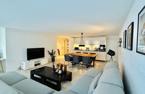 Old Town Apartamento | Paradeplatz Apartment by Airhome