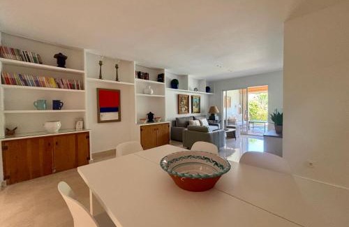 Benahavis Apartamento | Paradis sur le Golf de le Quinta avec accès direct à la piscine