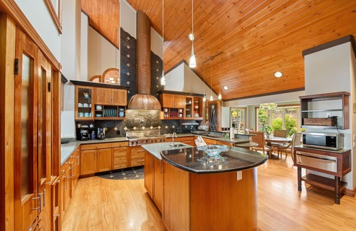 Honaunau-Napoopoo Casa | Paradise at Bay View Farms w/ Private Infinity Pool, Hot Tub & Incredible Views