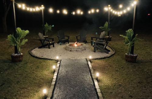 Kinston Casa | Paradise Escape: Jacuzzi, Fire Pit, Game Room