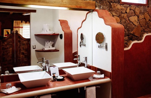 San Pedro Hotel | Paradise Hotel Boutique & Lounge