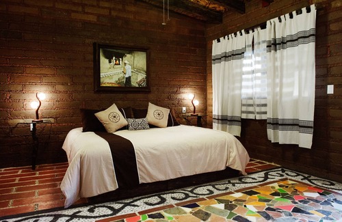 San Pedro Hotel | Paradise Hotel Boutique & Lounge