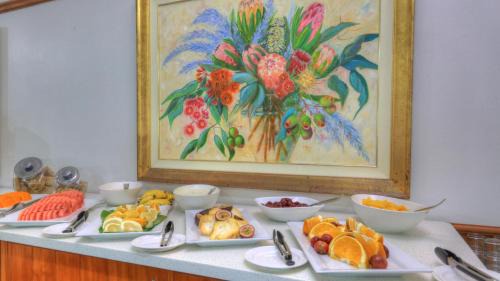 Burnt Pine Hotel | Paradise Hotel & Resort