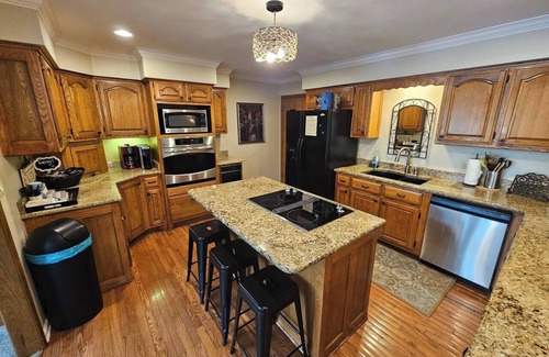 Hot Springs Village Casa | Paradise Lakefront w/optional Boat Rental