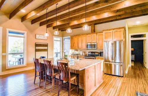 Double Springs Apartamento | Paradise Point - 4BR Lakefront Haven Dock, Kayaks, & Cozy Firepit