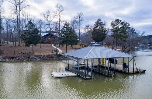 Double Springs Apartamento | Paradise Point - 4BR Lakefront Haven Dock, Kayaks, & Cozy Firepit