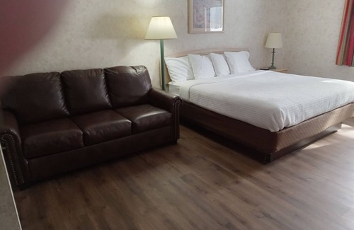 Holcombe Hotel | Paradise Shores Hotel