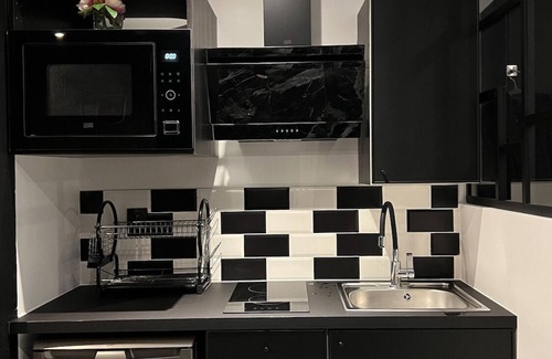 La Ville-du-Bois Apartamento | PARENTHESE LOVE : Amour & Tentation - Suite Jacuzzi SPA - Near Orly/Paris