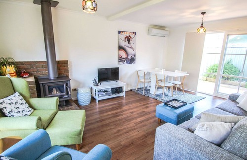 Bright Villa | Park Street Retiro: Acogedor y colorido