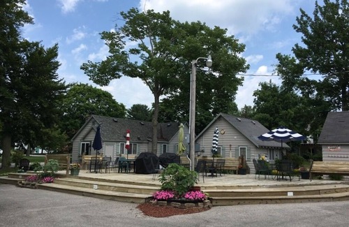 Ludington Apartamento | Parkview Cottage #10 One Half Block to Beach - Sleeps 2