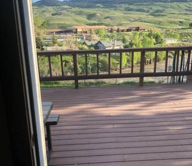 Gardiner Casa | ParkWay Yellowstone Riverside Studio #6