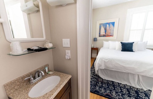 Edenton Cama Y Desayuno | Parlay Room - Captain's Quarters Inn, Downtown Historic Edenton