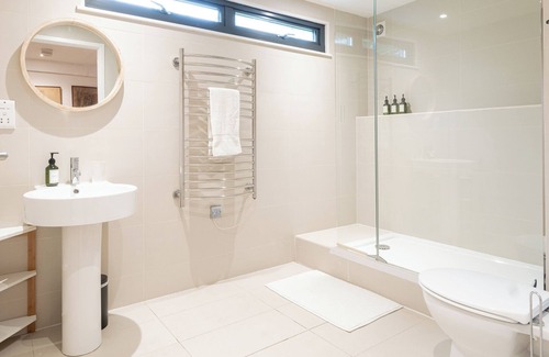 Birlingham Casa | Parsons Pleck-6BD with Swimming Pool