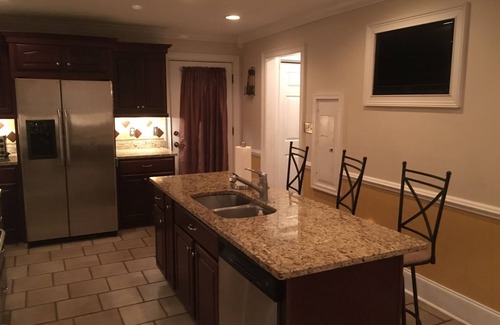 Athens Casa | Tengo todos los juegos. Voleibol, bádminton, hoyo de maíz, cerveza pong, herraduras.