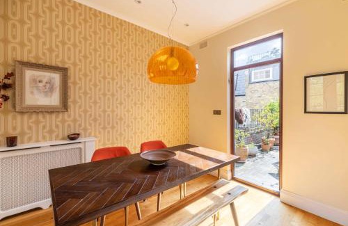 Colville Casa | Pass the Keys Charming Portobello Road Apartment