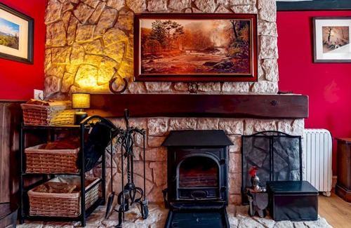 Puriton Casa | Pass the Keys Cosy Cottage with Fireplace