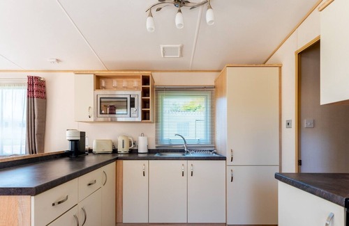 Wimborne Casa | Pass the Keys | Delightful 2 bedroom caravan with parking