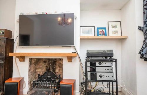 Peckham Rye Casa | Pass the Keys Large Period House with Garden near Peckham London