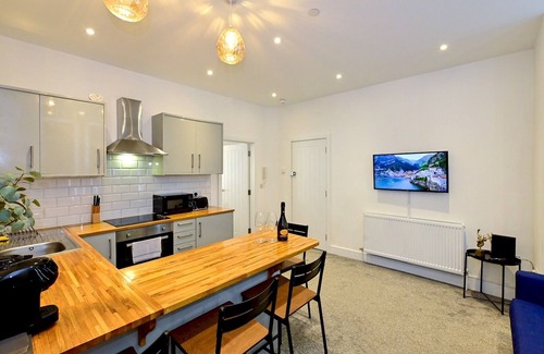 Caerau Apartamento | Pass the Keys | Llandaff - Modern, Bright & Central w/Parking