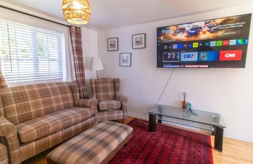 Hatfield Casa | Pass the Keys Spacious 4-Bedroom Home Prime Hatfield Location