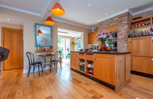 Stafford Casa | Pass the Keys | Stylish garden retreat nr Stafford Town/ Hospital