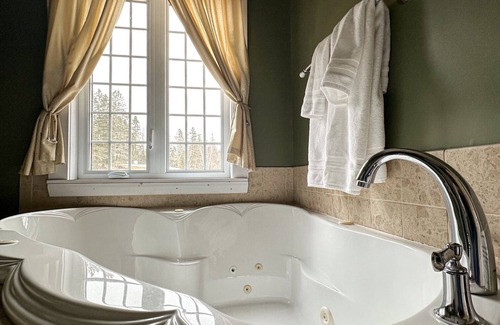 Perth-Andover Hotel | Pathsaala Inn & Restaurant