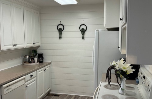 Flournoy Otro | Peace-full & private farmhouse in orchard setting.10 min from thunder hill .