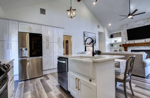 Hernando Casa | Peace of Heaven on a Hill