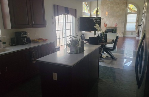 Mainland Casa | Peace of mind on a big mansion, close to all local stores.