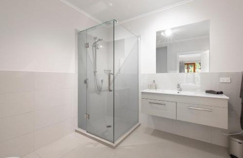 Matakana Villa | Peace-Realm Retreat