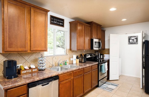 San Antonio Casa | Peaceful 3BD/2.5BA/SeaWorld/Lackland AFB