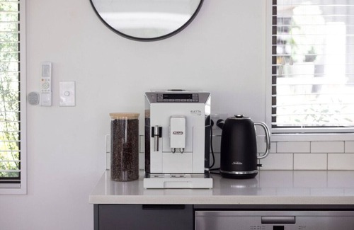 Havelock North Apartamento | Peaceful 4BR Getaway Large Heated Pool