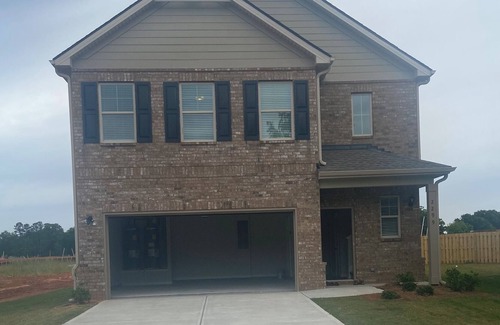 Lovejoy Casa | Peaceful and cozy master suite with private bathroom and walk in closet