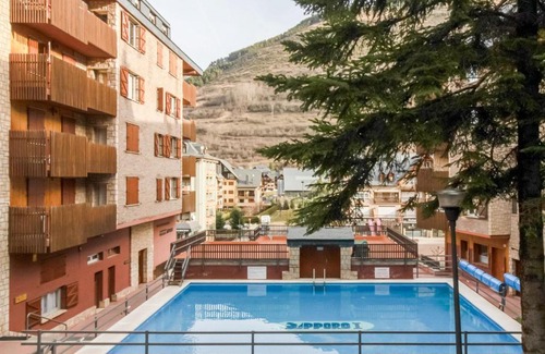 Vielha Apartamento | Tranquilo apartamento en Vielha con piscina