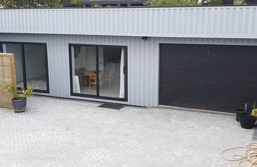 Hilltop Apartamento | Tipo de apartamento tranquilo, a 3 minutos a pie del agua. Excelente ubicación.