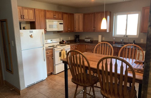 Sparta Apartamento | Tranquilo confort rural con vistas panorámicas del valle Big Creek