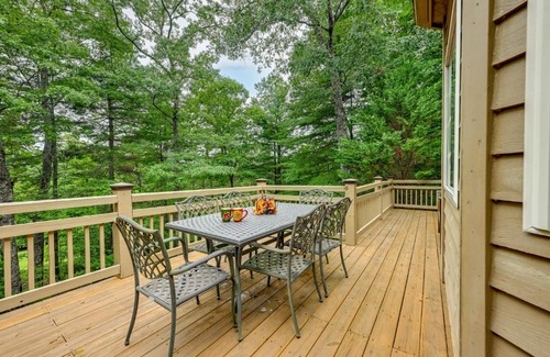 Franklin Casa | Peaceful Franklin Mountain Retreat with Deck