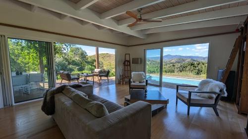 Bourail Villa | Peaceful house in nature, with views of rolling hills