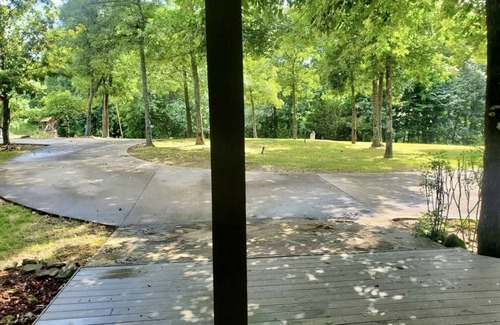 Rogers Casa | Peaceful Lake House Retreat in Cozy Cove