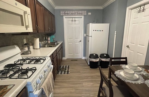 Airport Township Casa | Peaceful little house in the heart of Maryland Heights